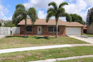 6533 Ramblewood Circle, Greenacres