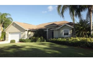 704 Se Misty Meadow Way, Stuart