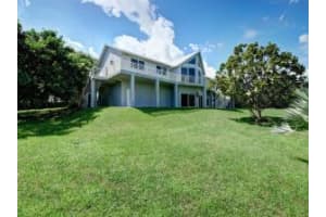 10521 Se Le Parc, Tequesta