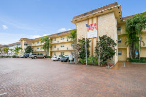 124 Shore Court 101, North Palm Beach