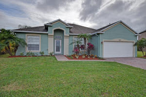 1203 Scarlet Oak Circle, Vero Beach