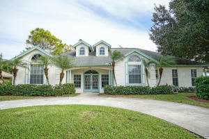 2053 Sw Hunters Club Way, Palm City