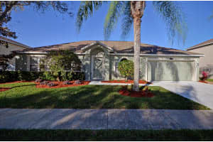 5923 Ridge Lake Circle, Vero Beach