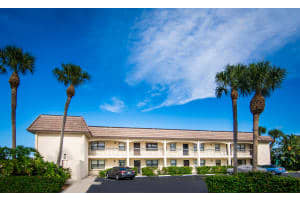 312 Lake Circle 107, North Palm Beach