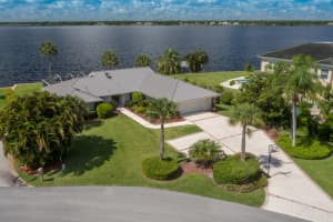 2356 Nw Britt Court, Stuart