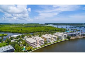 3 Royal Palm Pointe 2w, Vero Beach