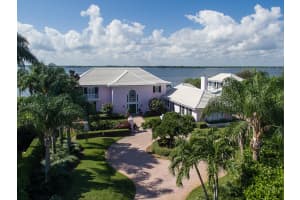 1365 Shorelands Drive N, Vero Beach