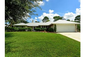 1946 Sw Hunters Club Way W, Palm City