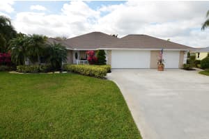 880 Se Waterside Way, Stuart