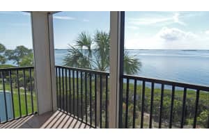 10 Ne Plantation Road 205, Stuart