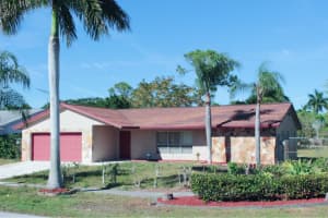 4513 Blue Pine Circle, Lake Worth