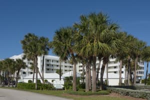 529 Ne Plantation Road 308, Stuart