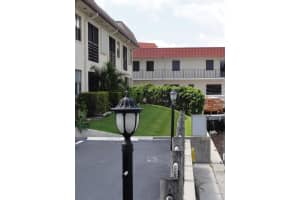 309 Lake Circle 203, North Palm Beach