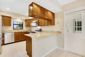 4885 Se Capstan Avenue 28, Stuart