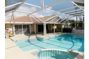 732 Se River Court, Port St Lucie