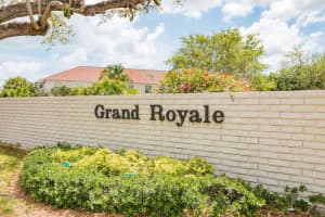 300 Grand Royale Circle 205, Vero Beach