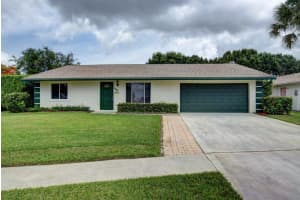 4669 Blue Pine Circle, Lake Worth