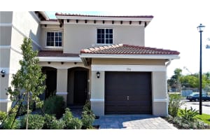 390 Se 1st Drive, Deerfield Beach