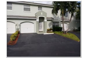 4834 Grapevine Way, Davie