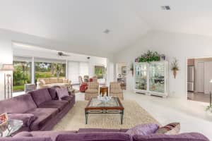 2024 Nw Laurel Oak Lane, Palm City