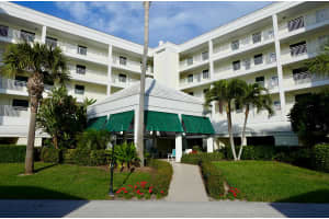 529 Ne Plantation Road 408, Stuart