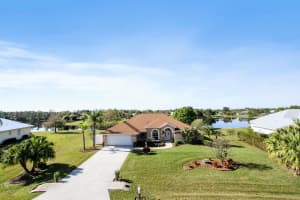 816 Se Waterside Way, Stuart