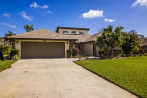 2298 Woodlawn Circle, Melbourne