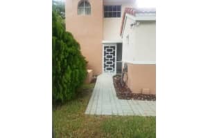 8287 Nw 70th Street Nw, Tamarac