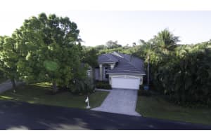 32 Lake Eden Drive, Boynton Beach