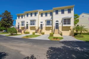 1735 42nd Square 104, Vero Beach