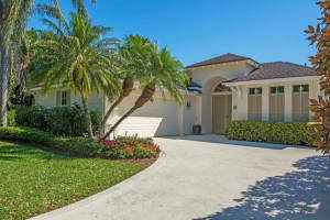 686 Sw Hampton Woods Lane, Vero Beach