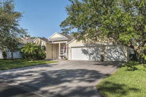425 25th Avenue Sw, Vero Beach