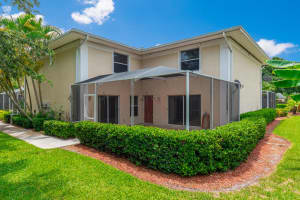 1538 N Lawnwood Circle 3, Fort Pierce