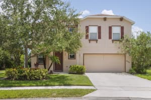 605 Carriage Lake Way, Vero Beach
