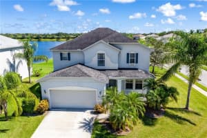 672 Carriage Lake Way, Vero Beach