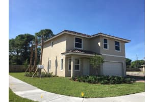 3922 New Valencia, Greenacres