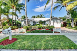 743 Camino Lakes Circle, Boca Raton