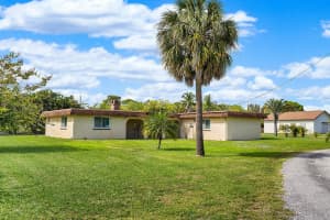 5327 Woods West Drive, Lake Worth