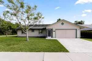 4221 Se Satinleaf Place, Stuart