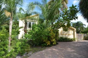 899 Periwinkle Street, Boca Raton