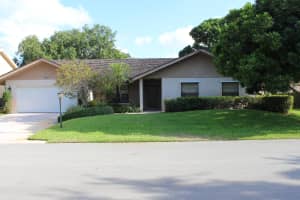 1045 Shady Lakes Circle, Palm Beach Gardens