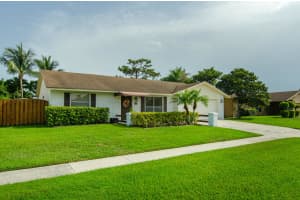 4791 Blue Pine Circle, Lake Worth