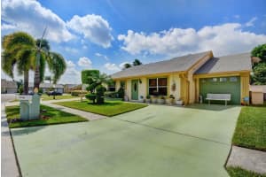 5651 Lake George Place, Lake Worth