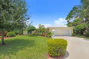 5510 Se Running Oak Circle, Stuart