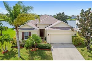 758 Carriage Lake Way, Vero Beach