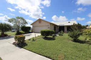 5741 Strawberry Lakes Circle, Lake Worth