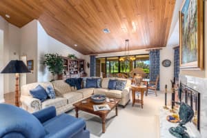 2005 Nw Royal Fern Court, Palm City