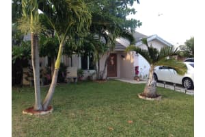 5704 Strawberry Lakes Circle, Lake Worth