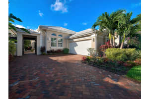 104 Coral Cay Drive, Palm Beach Gardens