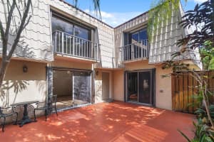 1700 Embassy Drive 402, West Palm Beach